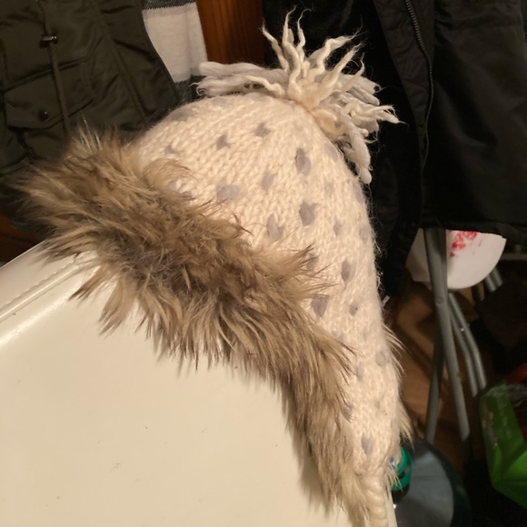 American Eagle wool furry trapper style tuque - Picture 6 of 6